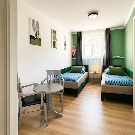 Am Kirchplatz Klimatisierte Dachgeschosswohnung Senheim