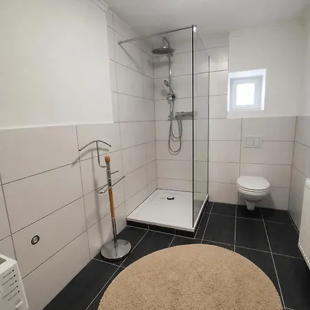 Apartmán Am Kirchplatz Klimatisierte Dachgeschosswohnung *